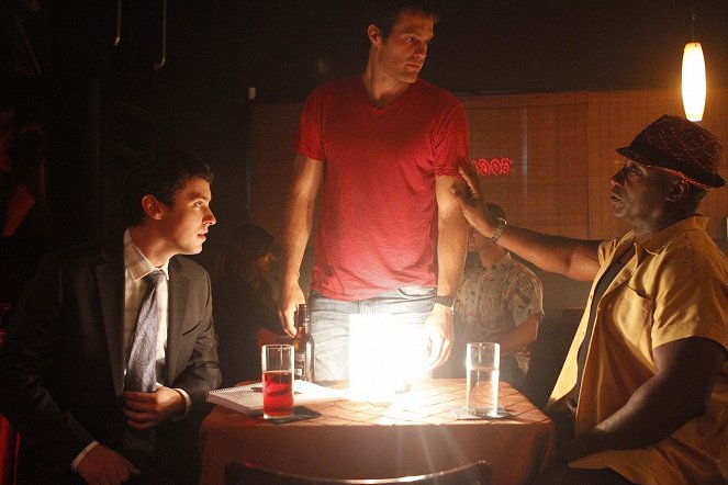 The Finder - Bullets - Photos - John Francis Daley, Geoff Stults, Michael Clarke Duncan