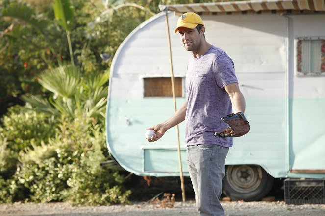 The Finder - Swing and a Miss - Van film - Geoff Stults