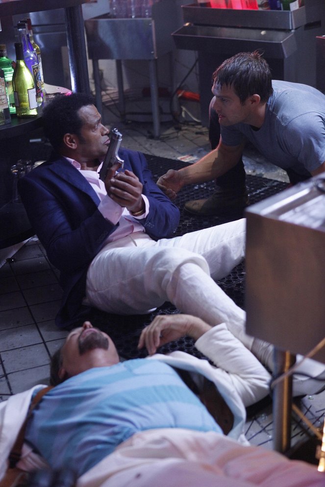 The Finder - Bullets - Photos - Mario Van Peebles, Geoff Stults