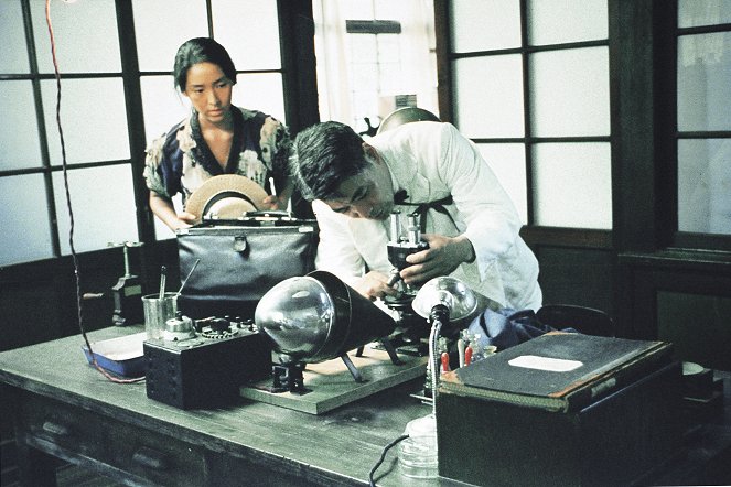 Dr. Akagi - Filmfotos - Kumiko Aso, Akira Emoto