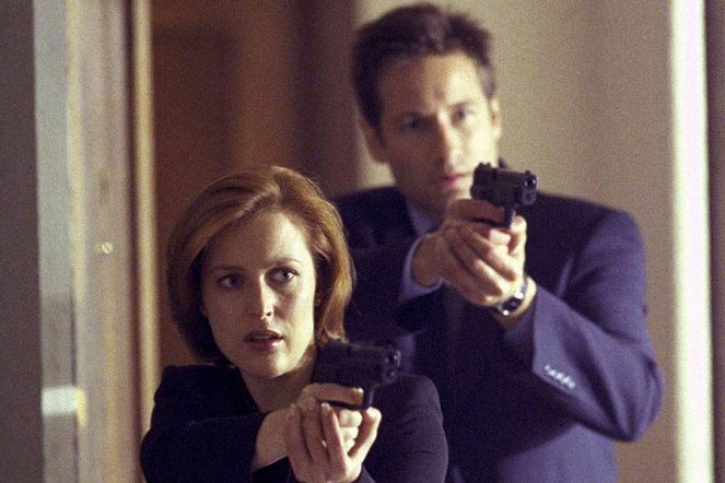 The X-Files - Hungry - Photos - Gillian Anderson, David Duchovny
