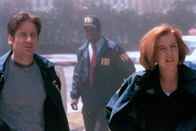 The X-Files - Van film - David Duchovny, Gillian Anderson