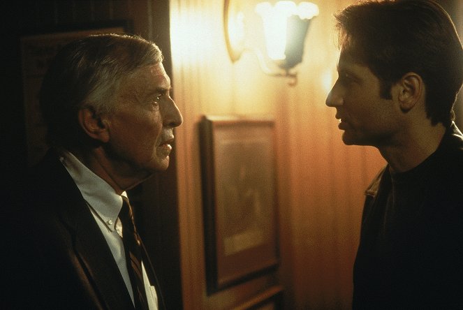 X-akták: A film - Filmfotók - Martin Landau, David Duchovny