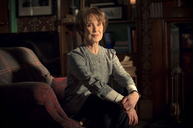 Uusi Sherlock - Promokuvat - Una Stubbs