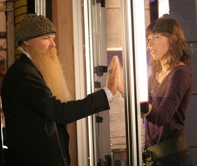 Bones - The Man in the Fallout Shelter - Photos - Billy Gibbons, Michaela Conlin