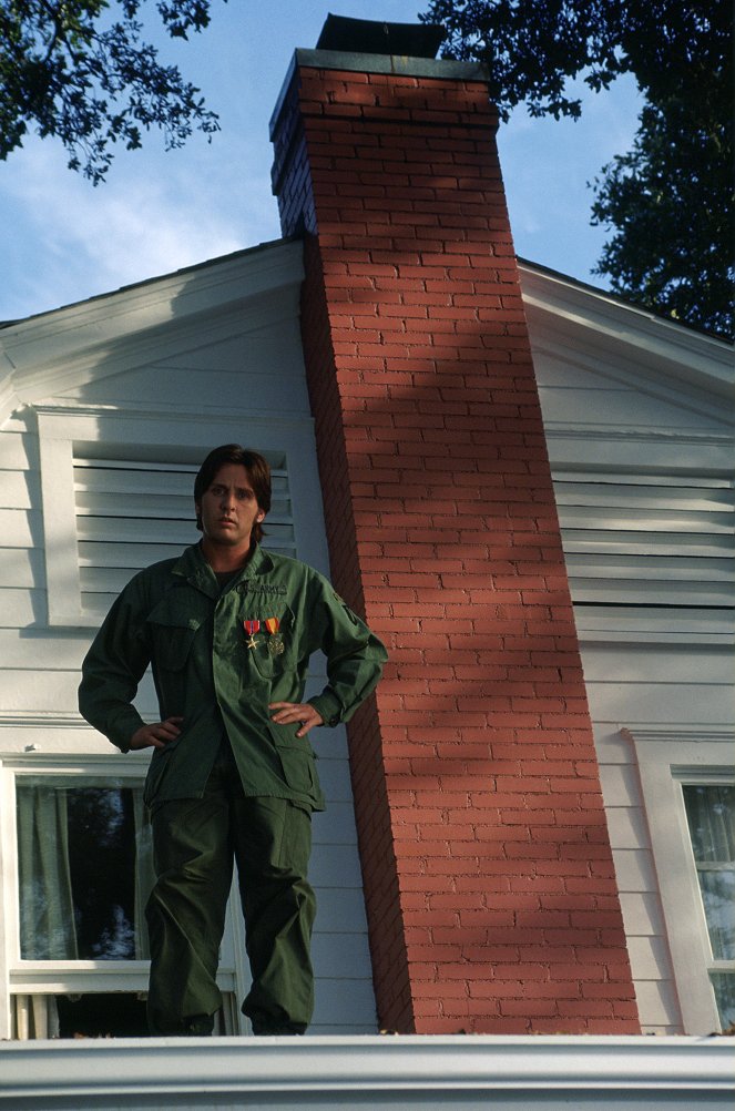 The War at Home - Photos - Emilio Estevez