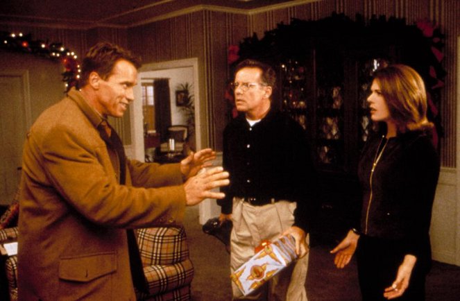 Świąteczna gorączka - Z filmu - Arnold Schwarzenegger, Phil Hartman, Rita Wilson
