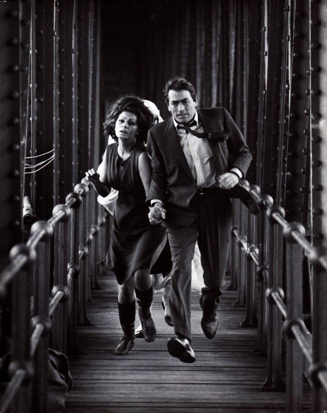 Arabeski - Kuvat elokuvasta - Sophia Loren, Gregory Peck