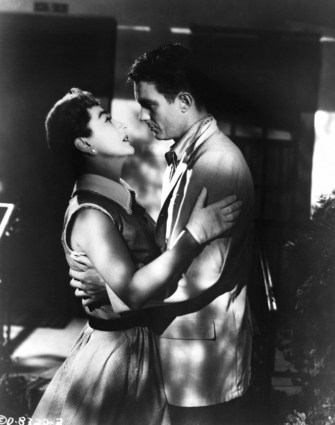 Autumn Leaves - Filmfotos - Joan Crawford, Cliff Robertson