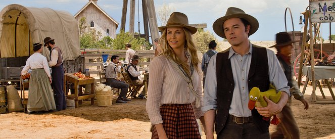 A Million Ways To Die In The West - Filmfotos - Charlize Theron, Seth MacFarlane