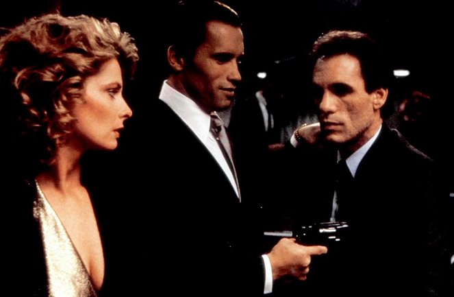 Špinavý obchod - Z filmu - Kathryn Harrold, Arnold Schwarzenegger, Robert Davi