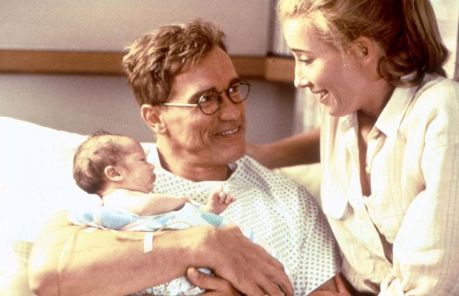 Junior - Photos - Arnold Schwarzenegger, Emma Thompson