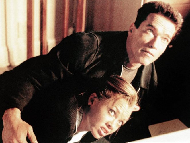 Egzekutor - Z filmu - Vanessa Williams, Arnold Schwarzenegger