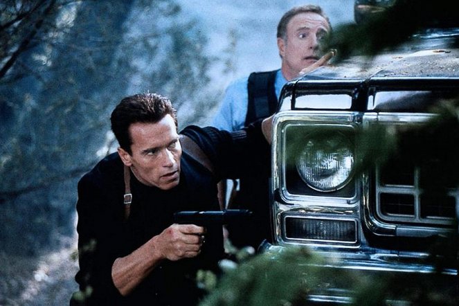 Végképp eltörölni - Filmfotók - Arnold Schwarzenegger, James Caan