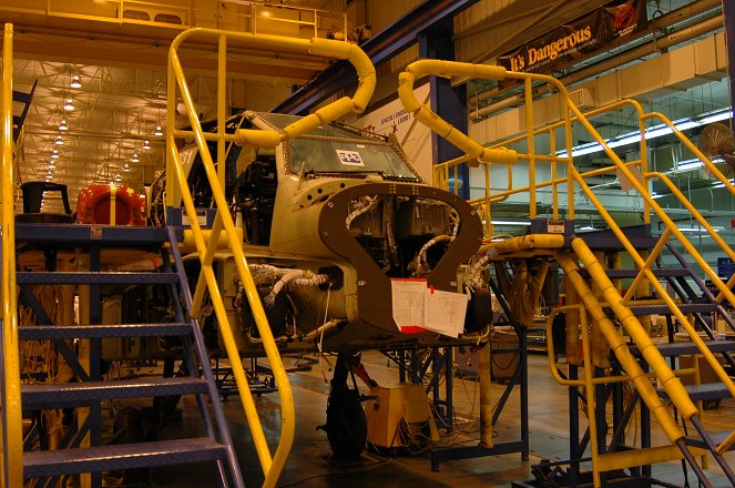 Ultimate Factories: Apache Helicopter - Van film