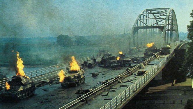 Un puente lejano - De la película