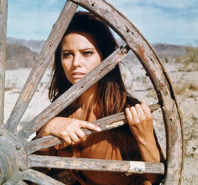 De 4 Geweldenaars - Promo - Claudia Cardinale