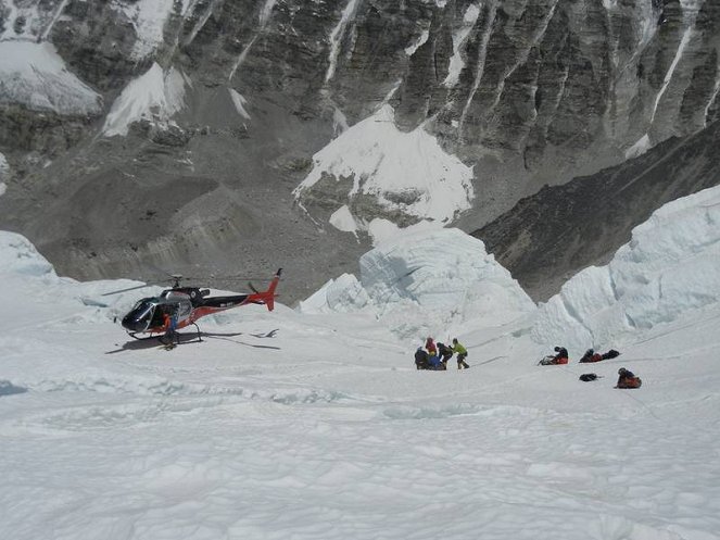 Everest Avalanche Tragedy - De la película