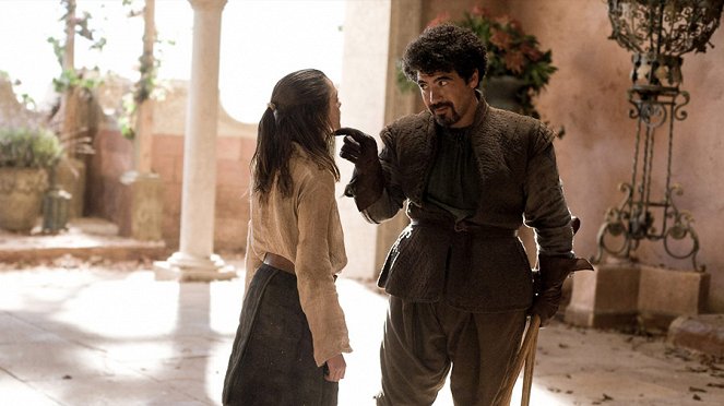 Game of Thrones - Lord Snow - Photos - Maisie Williams, Miltos Yerolemou