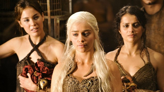 Game of Thrones - A Ponta Afiada - De filmes - Roxanne McKee, Emilia Clarke, Amrita Acharia