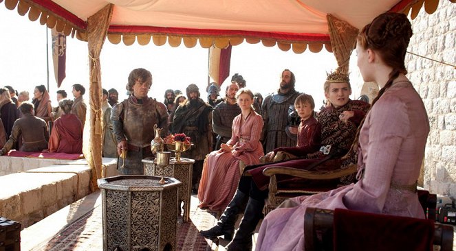 Game of Thrones - Season 2 - The North Remembers - Kuvat elokuvasta - Peter Dinklage, Rory McCann, Jack Gleeson