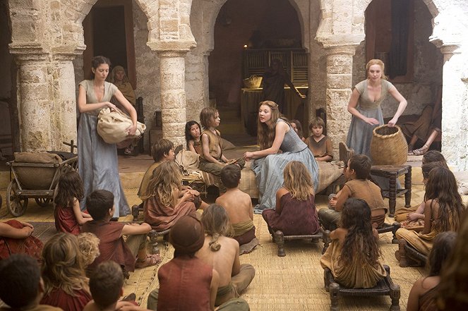 Game of Thrones - Season 3 - Valar Dohaeris - Kuvat elokuvasta - Max Barber, Natalie Dormer, Aisling Jarrett-Gavin