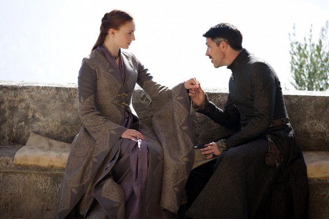 Game Of Thrones - Season 3 - Vom Feuer geküsst - Filmfotos - Sophie Turner, Aidan Gillen
