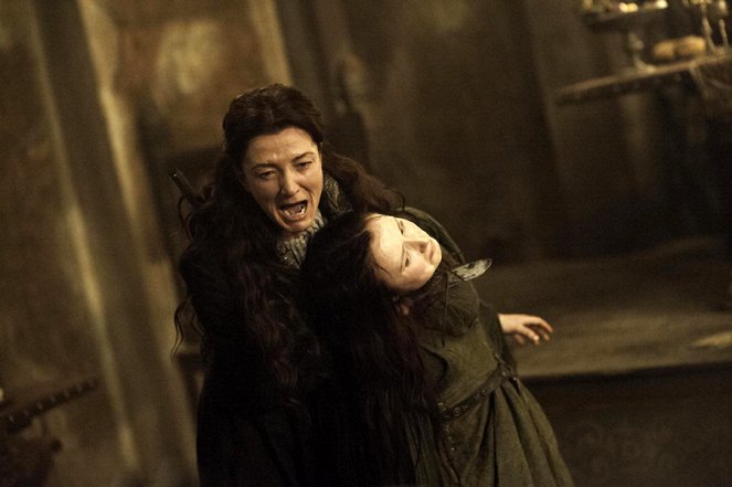 Gra o tron - Deszcze Castamere - Z filmu - Michelle Fairley, Kelly Long