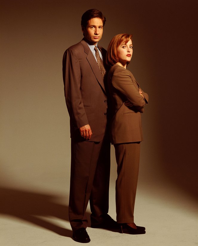Akte X - Die unheimlichen Fälle des FBI - Season 2 - Werbefoto - David Duchovny, Gillian Anderson