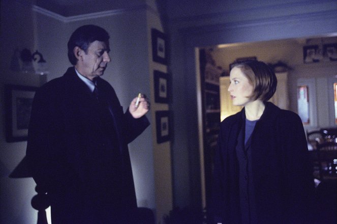 The X-Files - Closure - Van film - William B. Davis, Gillian Anderson