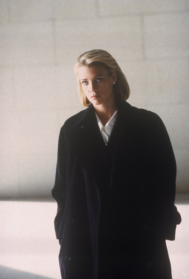 The X-Files - Unrequited - Photos - Laurie Holden