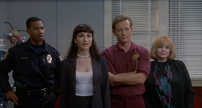 The Faculty - Film - Bebe Neuwirth, Robert Patrick, Piper Laurie