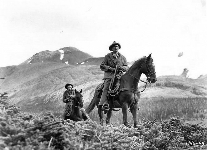 Cowboy az aranyásók között - Filmfotók - Walter Brennan, James Stewart