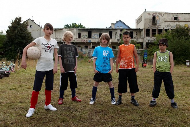 Soccer Kids - Revolution - Promo - Cosima Henman