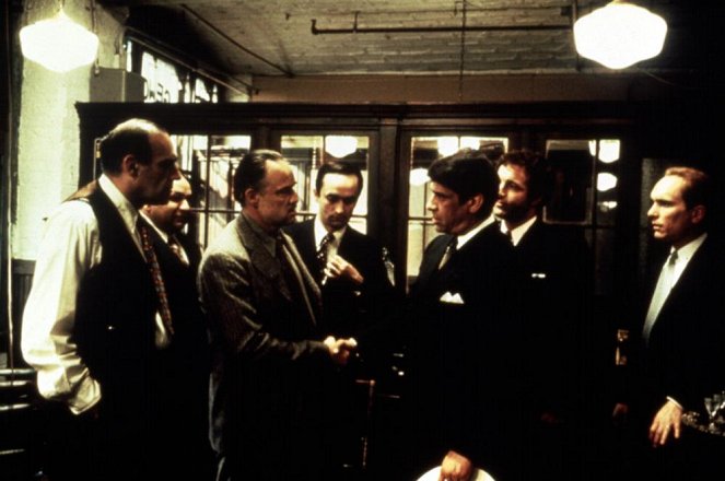 The Godfather - Van film - Abe Vigoda, Richard S. Castellano, Marlon Brando, John Cazale, Al Lettieri, James Caan, Robert Duvall