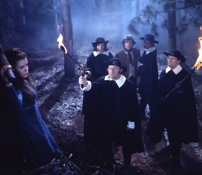 Draculas Hexenjagd - Filmfotos - Madeleine Collinson, Peter Cushing