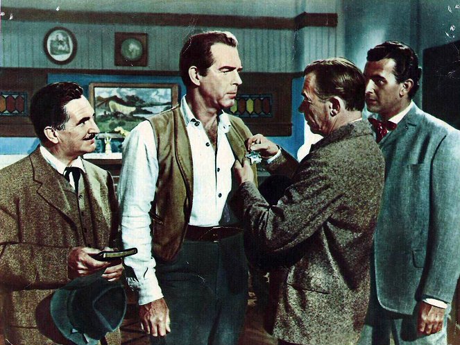Good Day for a Hanging - Filmfotók - Fred MacMurray
