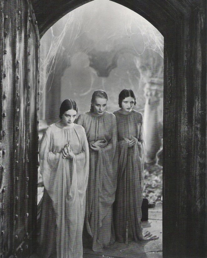Dracula - Z filmu - Dorothy Tree, Geraldine Dvorak, Cornelia Thaw
