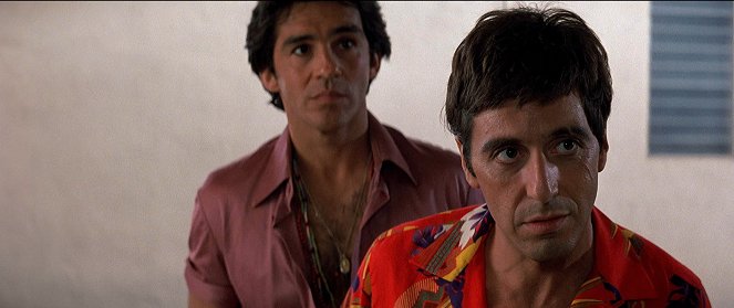 A sebhelyesarcú - Filmfotók - Pepe Serna, Al Pacino