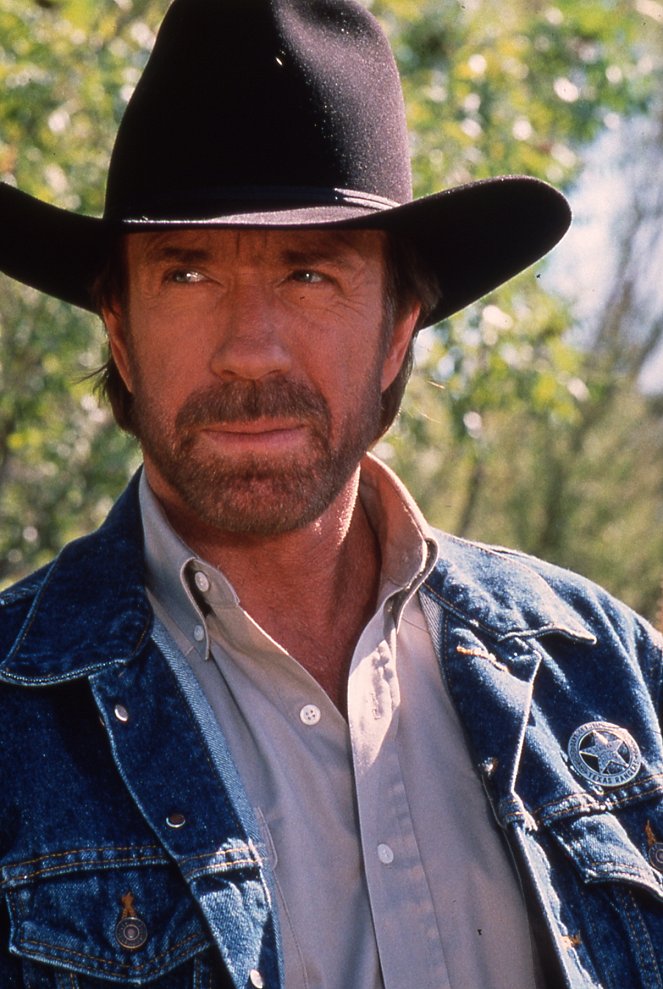 Walker, a texasi kopó - Promóció fotók - Chuck Norris