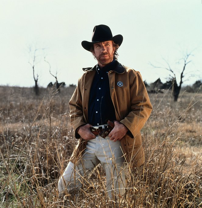 Walker, a texasi kopó - Promóció fotók - Chuck Norris