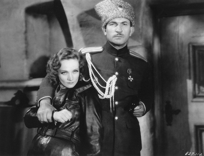Dishonored - Kuvat elokuvasta - Marlene Dietrich, Victor McLaglen