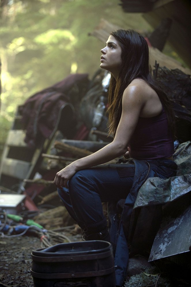 The 100 - Photos - Marie Avgeropoulos