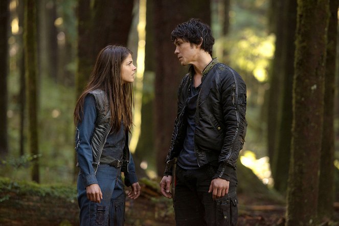 The 100 - Twilight's Last Gleaming - Photos - Marie Avgeropoulos, Bob Morley