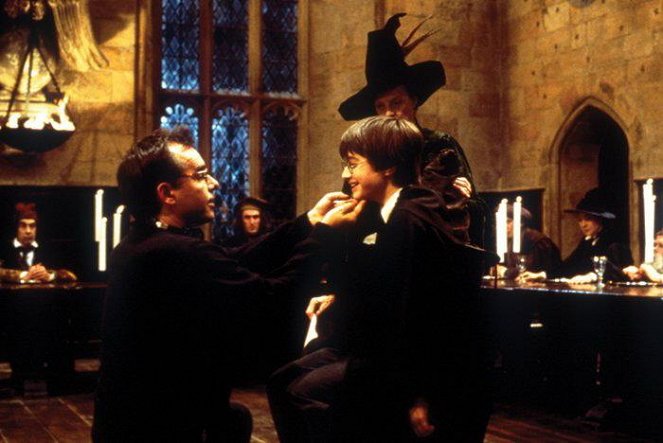 Harry Potter és a bölcsek köve - Forgatási fotók - Chris Columbus, Daniel Radcliffe, Maggie Smith
