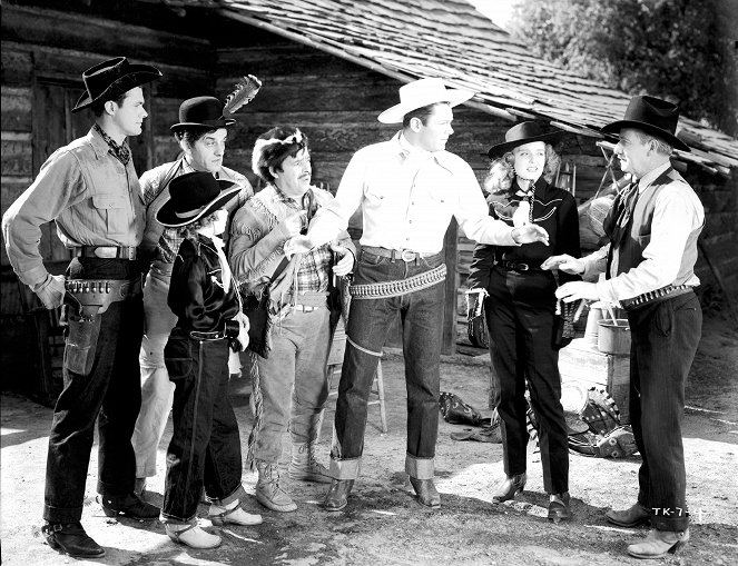 Arizona Roundup - De la película - Tom Seidel, Frank Yaconelli, Tom Keene, Hope Blackwood, Steve Clark