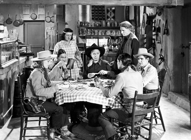 Sonora Stagecoach - De la película - Betty Miles, Chief Thundercloud, Hoot Gibson, Bob Steele