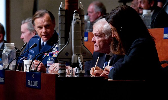 The Challenger - Photos - Bruce Greenwood, Brian Dennehy, Eve Best