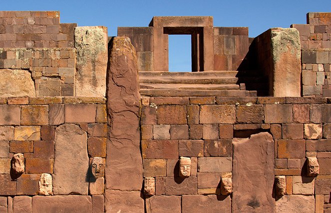 České stopy na břehu bájného jezera Titicaca - Photos