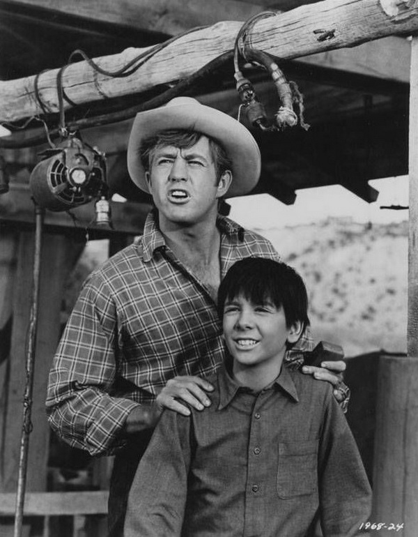 And Now Miguel - Photos - Clu Gulager, Pat Cardi